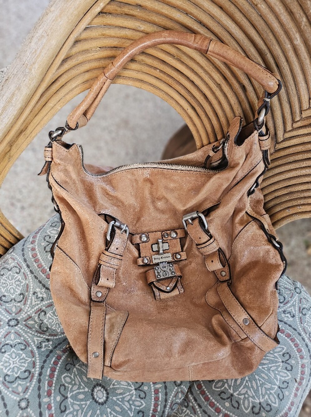 Vtg 2010 Juicy Couture Tan Leather Hobo Shoulder Bag Pad Lock Series Nice